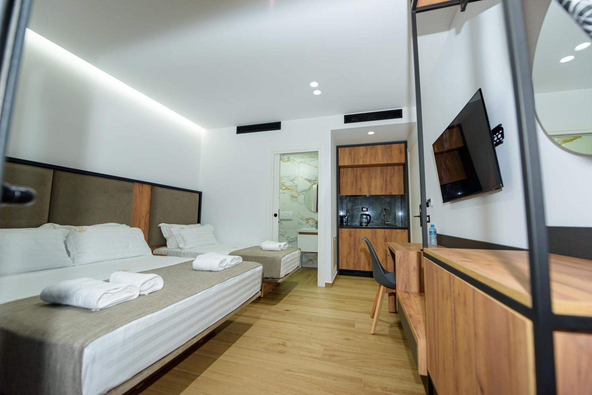 Kevin'S Aparthotel Vlorë Exteriér fotografie