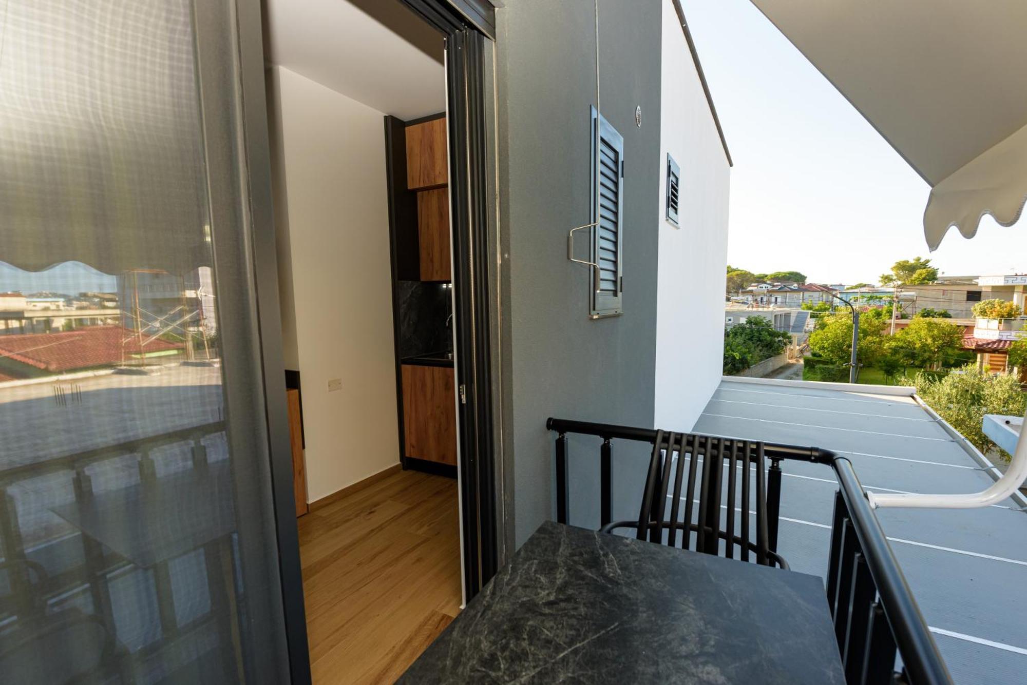 Kevin'S Aparthotel Vlorë Exteriér fotografie
