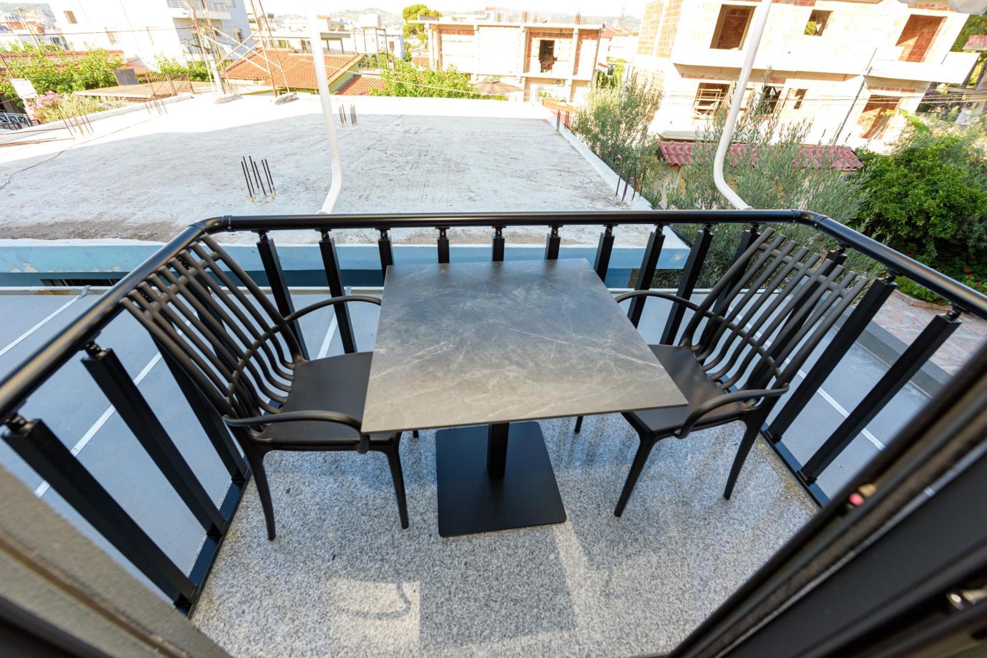 Kevin'S Aparthotel Vlorë Exteriér fotografie